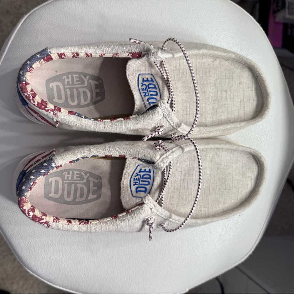 Hey dude youth shoes